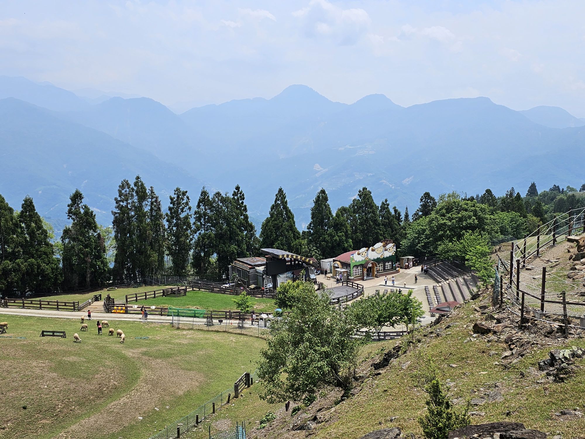 Chingjing Farm Mountain view