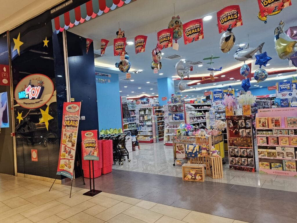 Toy World at Toppen