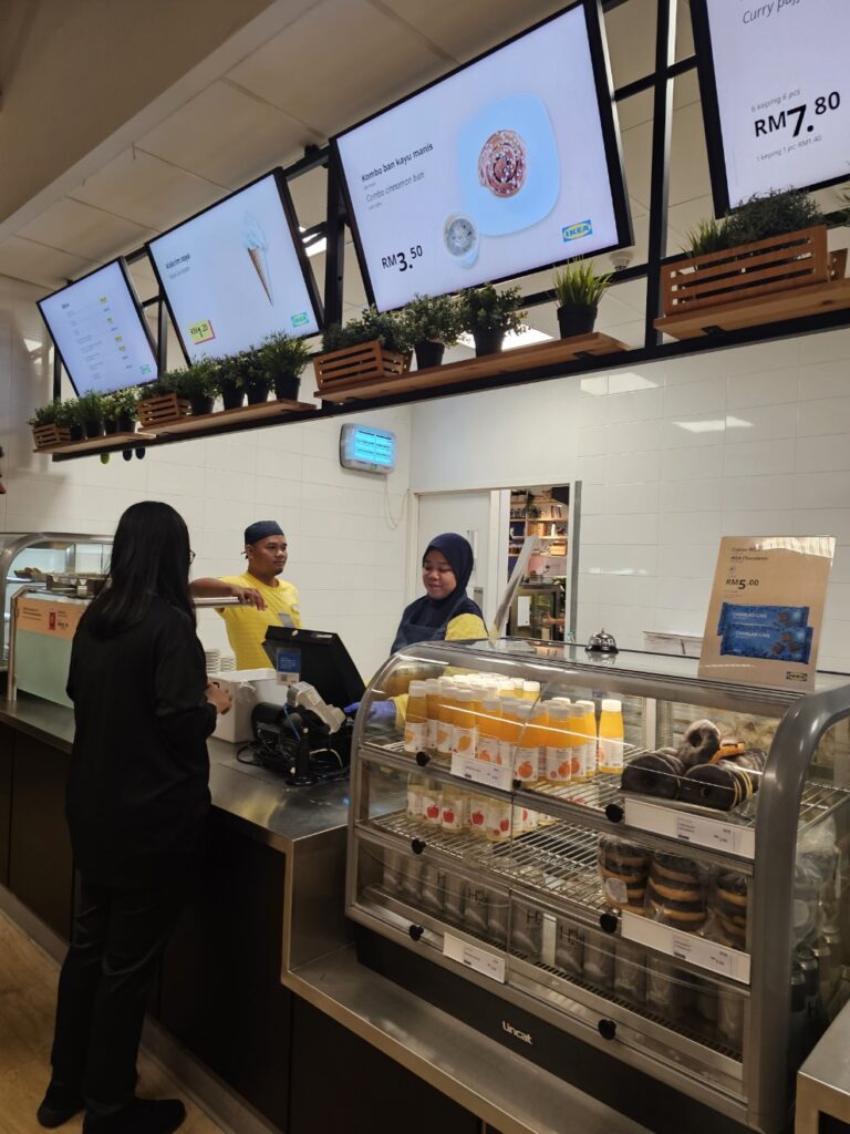 Ikea popular hot dog is available here too at Toppen